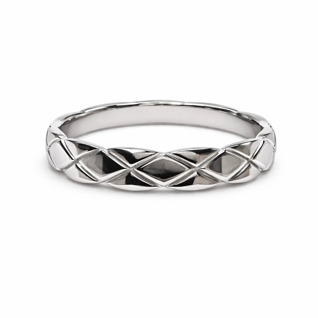 Quilted Diamond 4.5mm Band