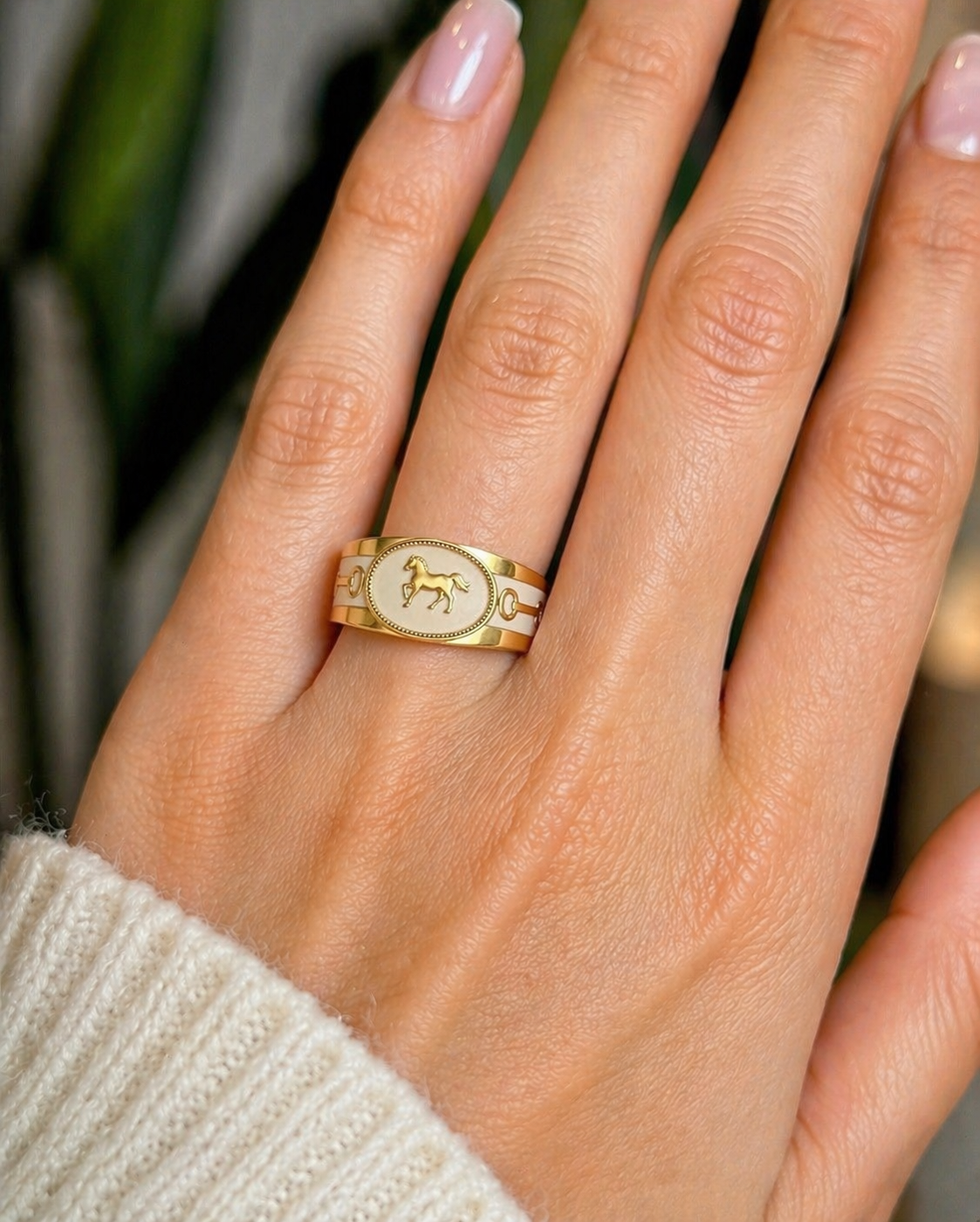 My Heart Horse : Gold Cigar Band