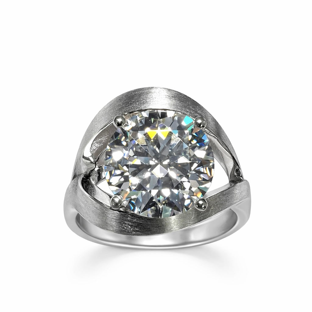 The Sovereign : 6 Carat Round Brilliant Cut Lab Grown Diamond Engagement Ring