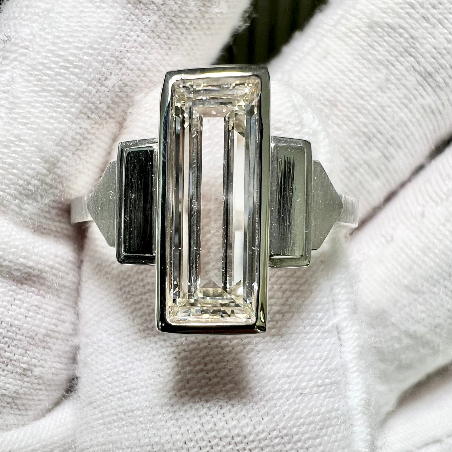 The Column : 2.5 Carat Vertical Baguette Diamond Ring