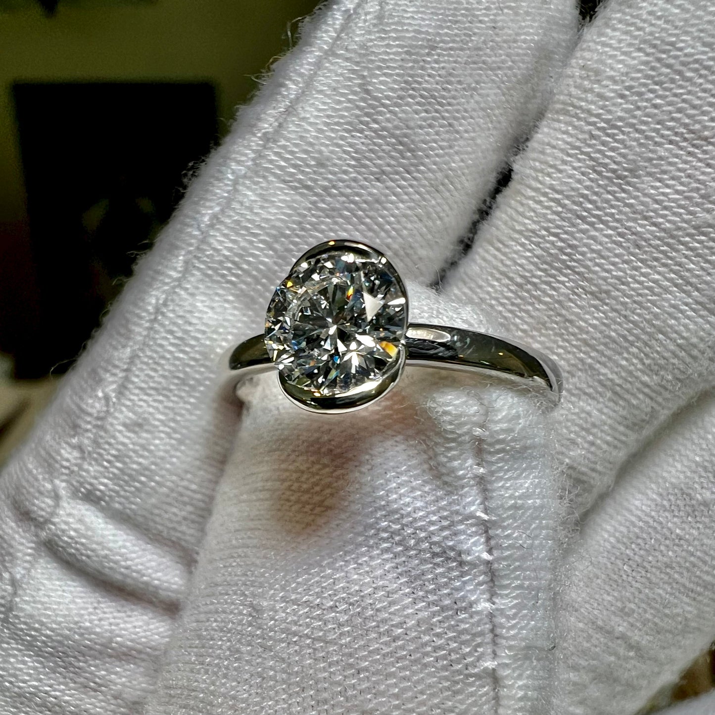 Heritage : 1 Carat Round Brilliant Lab Grown Diamond Engagement Ring