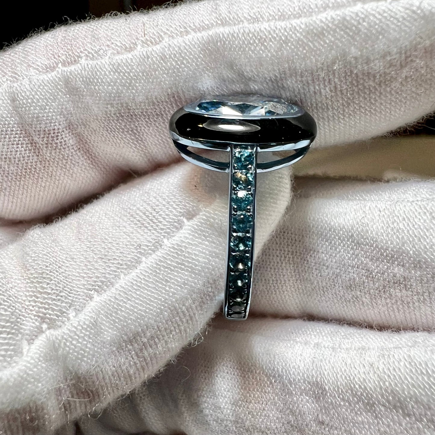 Azure Eclipse - 3 Carat Oval Fancy Intense Blue Lab Grown Diamond Engagement Ring (No.IV)