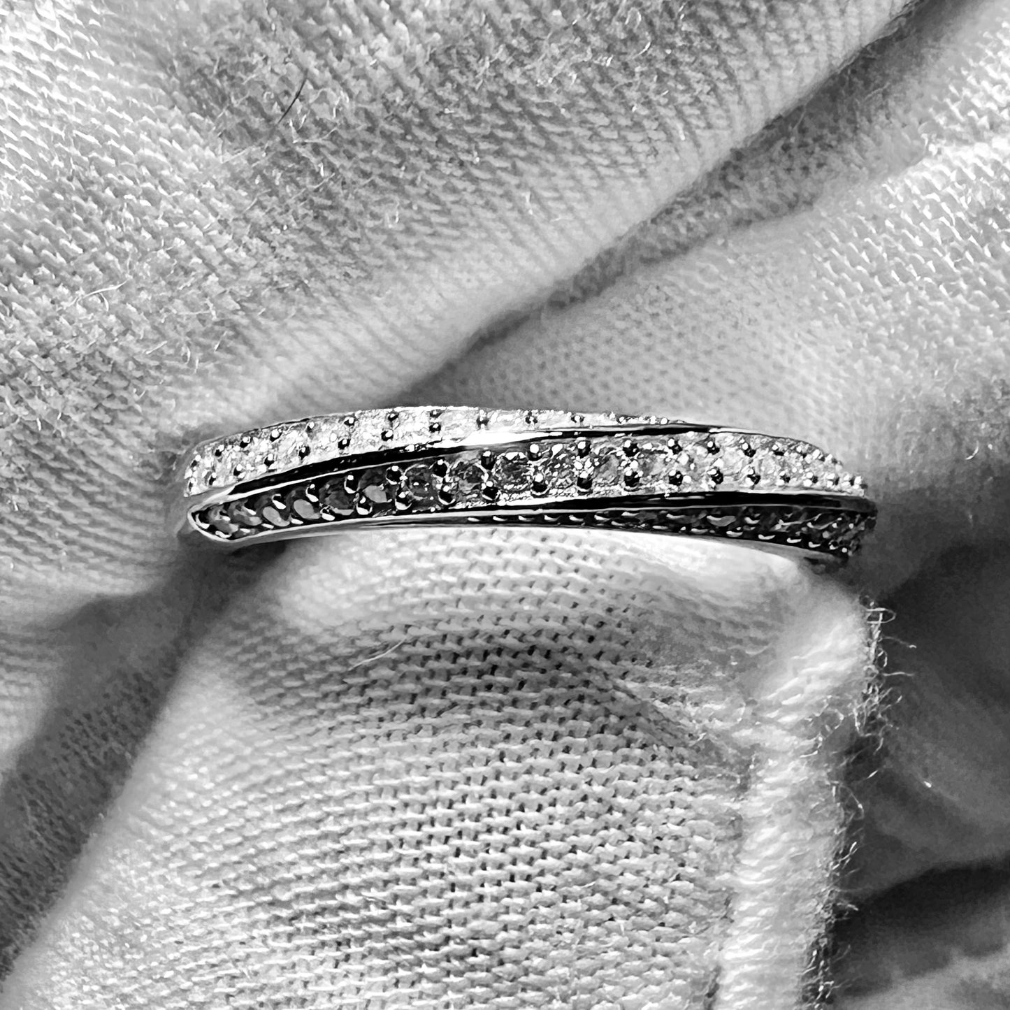 Lyrica Twist Band : 3mm Lab Grown Diamond Wedding Band